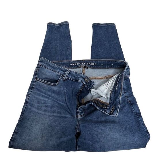 American Eagle light wash distressed high rise jegging size 14 - Picture 6 of 15
